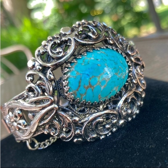 Vintage Turquoise Glass Oval Cabochon Fancy Silvertone Hinge Bangle Bracelet - Picture 1 of 16